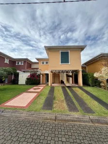 Casa de Condomínio com 4 Quartos para alugar, 245m² no Parque Alto Taquaral, Campinas