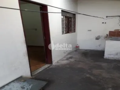 Casa com 1 Quarto à venda, 200m² no Tocantins, Uberlândia