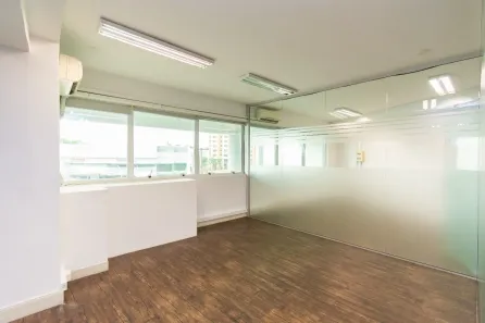 Sala Comercial à venda, 126m² no Três Figueiras, Porto Alegre