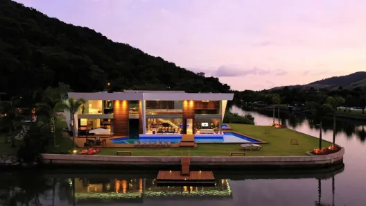 Casa de Condomínio com 6 Quartos à venda, 800m² no , Mangaratiba