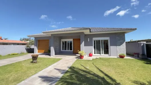 Casa com 3 Quartos à venda, 206m² no XANGRI-LÁ, Xangri-lá