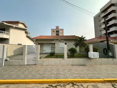 Casa com 3 Quartos à venda, 180m² no Centro, Imbituba