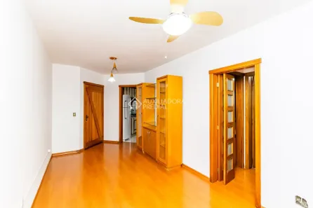 Apartamento com 2 Quartos para alugar, 60m² no Três Figueiras, Porto Alegre