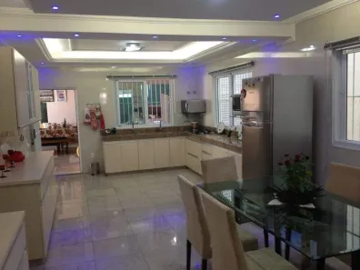 Casa com 3 Quartos à venda, 250m² no Centro, Contagem