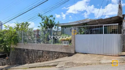 Casa com 3 Quartos à venda, 70m² no Barreiros, São José