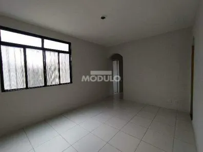 Apartamento com 2 Quartos para alugar, 50m² no Centro, Uberlândia