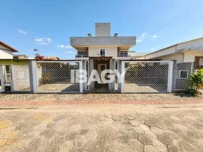 Apartamento com 2 Quartos para alugar, 55m² no Ponte do Imaruim, Palhoça