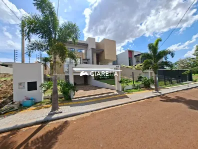 Sobrado com 2 Quartos para alugar, 308m² no Tocantins, Toledo