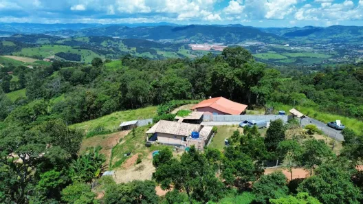 Fazenda/Sítio com 3 Quartos à venda, 2000m² no , Extrema