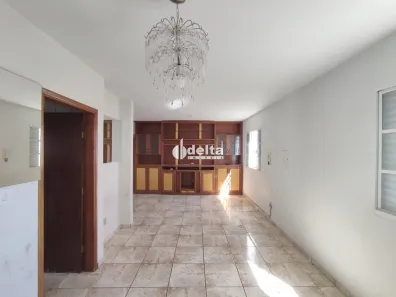 Casa com 3 Quartos para alugar, 430m² no Santa Mônica, Uberlândia