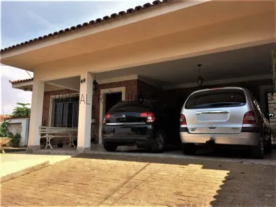 Casa com 3 Quartos à venda, 196m² no Parque São Quirino, Campinas