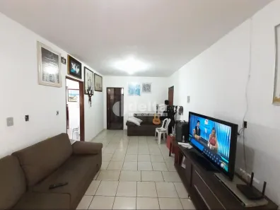 Casa com 4 Quartos à venda, 200m² no Laranjeiras, Uberlândia