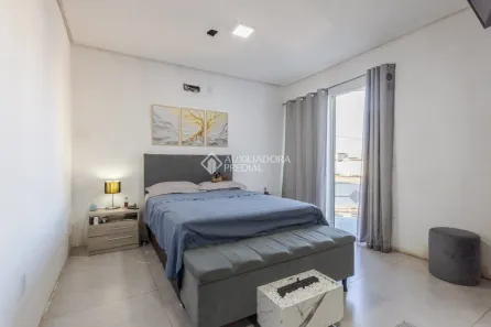Casa de Condomínio com 3 Quartos para alugar, 131m² no Fátima, Canoas