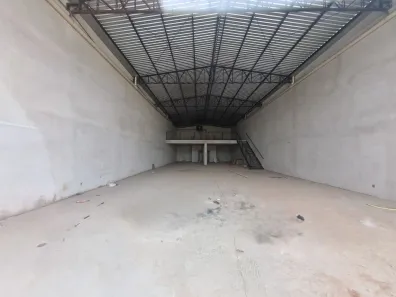 Galpão/Depósito/Armazém para alugar, 550m² no Antares, Londrina