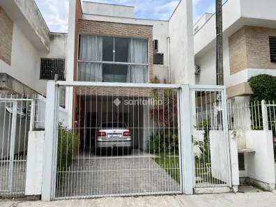 Casa com 3 Quartos para alugar, 120m² no Rio Tavares, Florianópolis