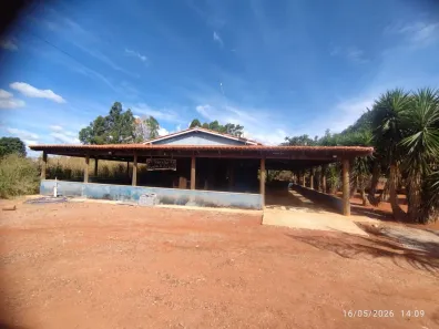 Fazenda/Sítio com 2 Quartos à venda, 150m² no Centro, Cristalina