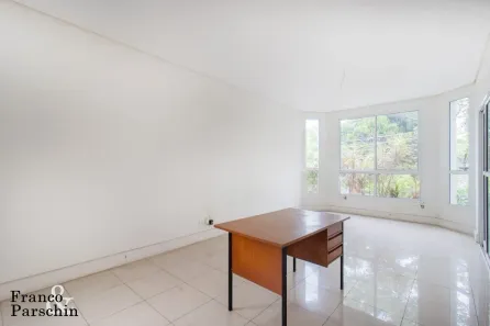 Casa de Condomínio com 4 Quartos à venda, 210m² no Jardim Petrópolis, São Paulo