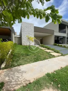 Casa de Condomínio com 3 Quartos para alugar, 145m² no Condomínio Belvedere II, Cuiabá
