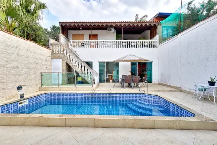 Casa com 3 Quartos para alugar, 220m² no Jardim Petrópolis, São Paulo