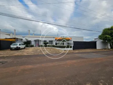 Imóvel Comercial para alugar, 1600m² no Centro, Marília