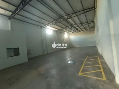 Ponto Comercial para alugar, 400m² no Nossa Senhora Aparecida, Uberlândia