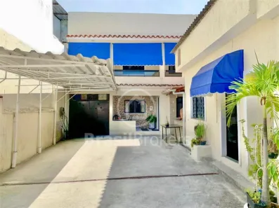 Casa com 3 Quartos à venda, 204m² no Curicica, Rio de Janeiro