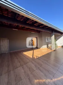 Casa com 3 Quartos à venda, 200m² no Alto Umuarama, Uberlândia