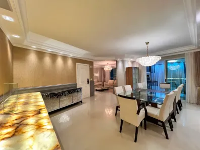 Apartamento com 3 Quartos para alugar, 220m² no Centro, Balneário Camboriú