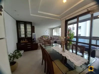 Apartamento com 3 Quartos à venda, 110m² no Centro, Florianópolis