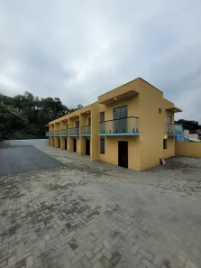 Casa de Condomínio com 2 Quartos para alugar, 65m² no Petrópolis, Joinville