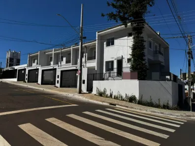Sobrado com 3 Quartos à venda, 110m² no Orfãs, Ponta Grossa