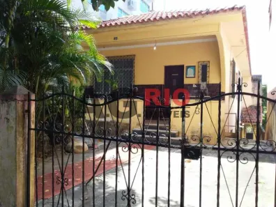 Casa com 2 Quartos à venda, 226m² no Vila Valqueire, Rio de Janeiro
