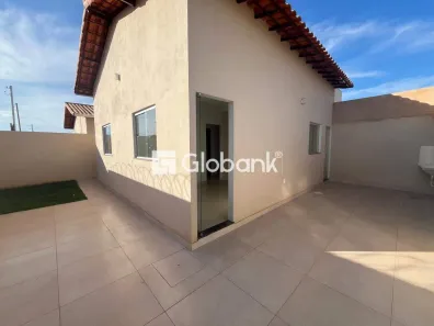 Casa com 2 Quartos à venda, 100m² no Acácias, Montes Claros