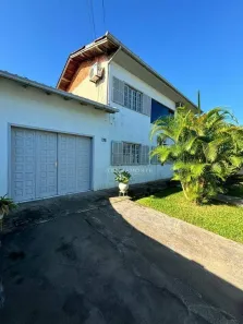 Casa com 4 Quartos à venda, 180m² no Praia Redonda, Tubarão