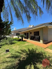 Casa com 3 Quartos à venda, 144m² no Centro, Cascavel