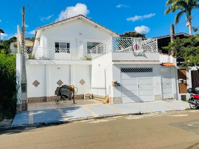 Casa com 2 Quartos à venda, 115m² no Centro, Águas de São Pedro