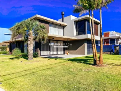Sobrado com 4 Quartos à venda, 225m² no Centro, Xangri-lá