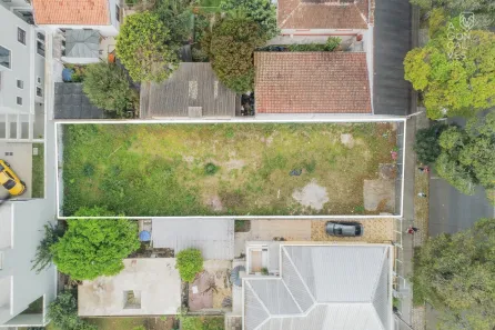 Lote/Terreno à venda, 429m² no Água Verde, Curitiba