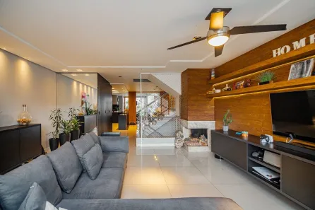 Casa com 3 Quartos à venda, 253m² no Chácara das Pedras, Porto Alegre