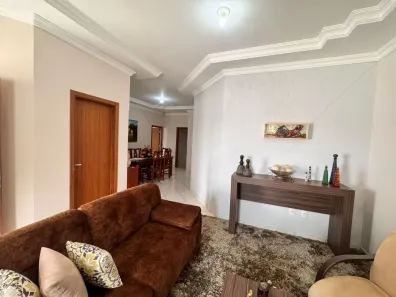 Casa com 3 Quartos à venda, 278m² no Cidade Jardim, Uberlândia