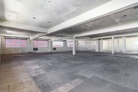 Sala Comercial para alugar, 2100m² no Navegantes, Porto Alegre