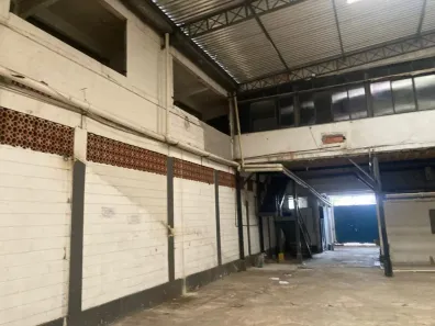 Prédio Residencial para alugar, 2200m² no Cascadura, Rio de Janeiro