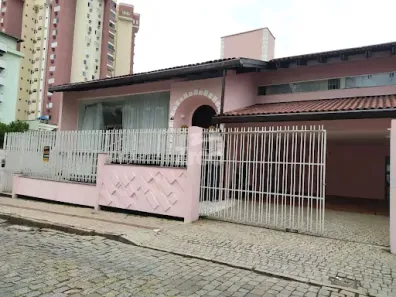 Casa com 1 Quarto para alugar, 250m² no Ponta Aguda, Blumenau