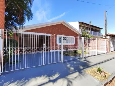 Casa com 3 Quartos para alugar, 158m² no Centro, Araraquara