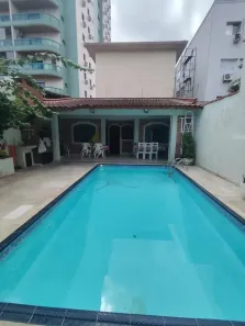 Sobrado com 6 Quartos para venda ou aluguel, 380m² no Embaré, Santos