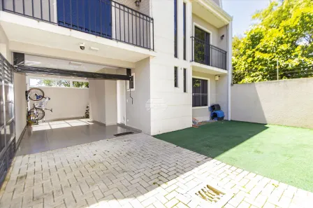 Sobrado com 4 Quartos à venda, 140m² no Uberaba, Curitiba