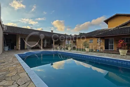 Casa de Condomínio com 5 Quartos à venda, 309m² no Jardim Sao Luis, Peruíbe