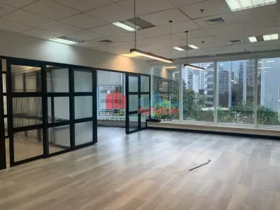 Sala Comercial para alugar, 253m² no Vila Olímpia, São Paulo