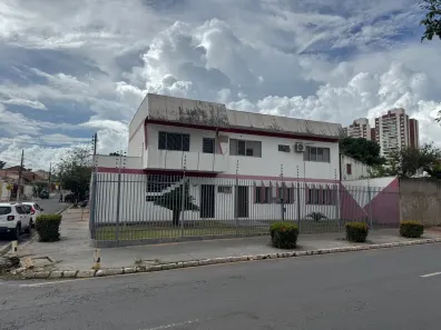 Imóvel Comercial com 4 Quartos para alugar, 450m² no Jardim das Américas, Cuiabá