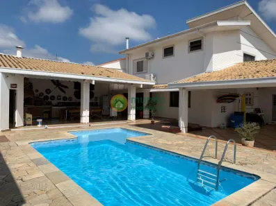 Sobrado com 3 Quartos à venda, 360m² no Vila São Geraldo, Taubaté